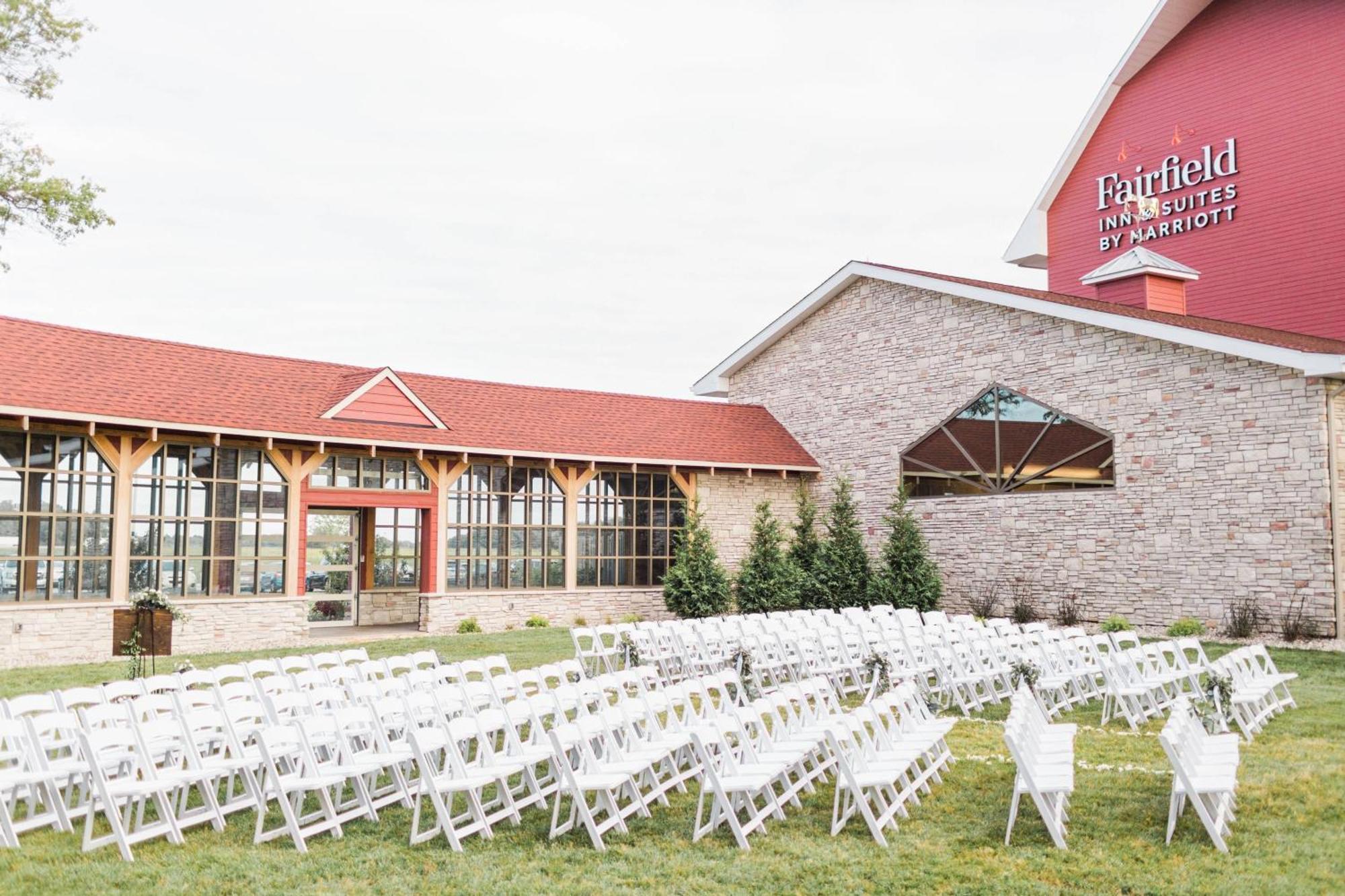 ホテル フェアフィールド イン アンド スイーツ バイ マリオット フェア オークス ファームズ Fair Oaks エクステリア 写真